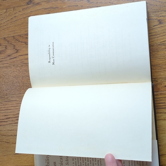 Vintage First Edition Responsibility In Mass Communication Wilbur Schramm Book - Picture 5 of 16